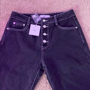 Brand new pair of jeans, in perfect condition!